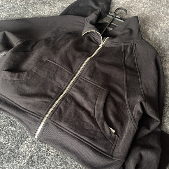 Jogger Set - Picture 2 of 3